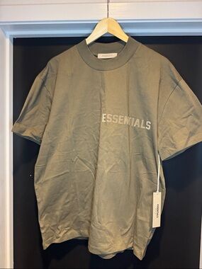 Fear Of God Essentials Tee Taupe NEW M Logo Shirt NWT Streetwear FOG